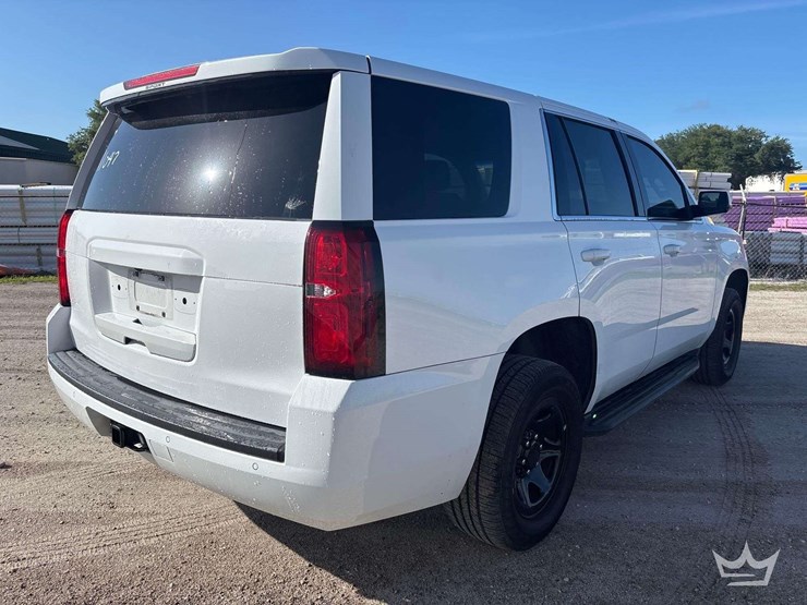 2019-chevrolet-tahoe-image-3