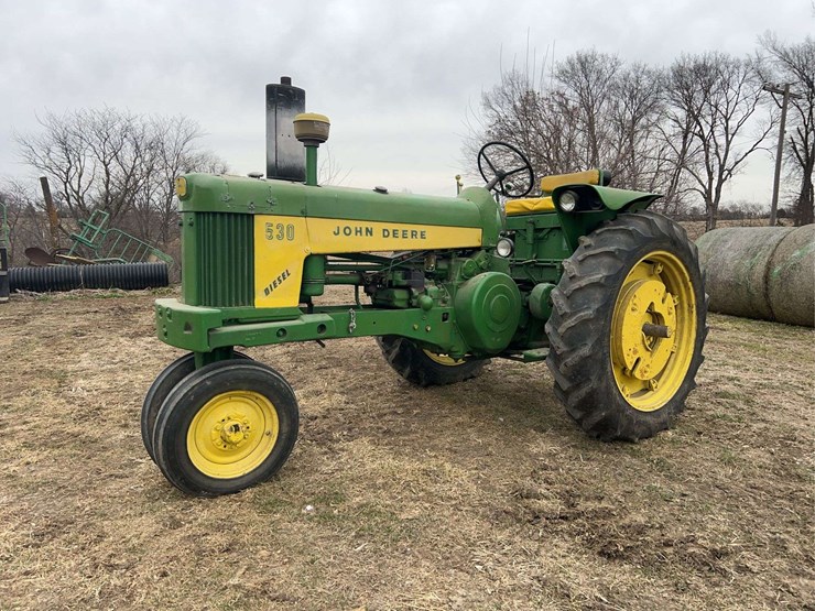 john-deere-530-image-1