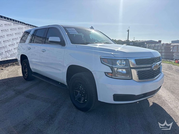 2019-chevrolet-tahoe-image-2