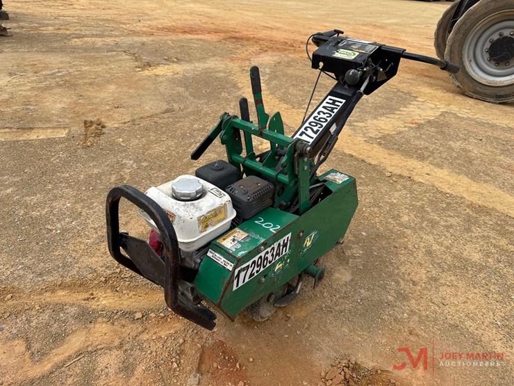 schiller-12"-walk-behind-sod-cutter-image-3