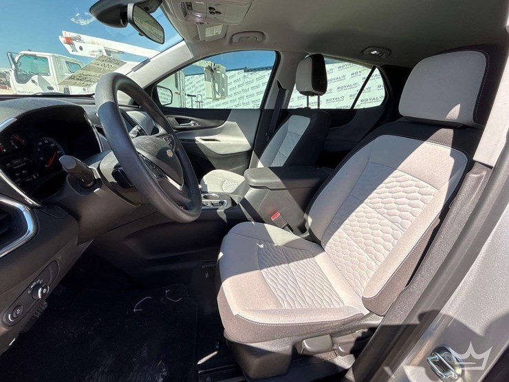 2020-chevrolet-equinox-image-11