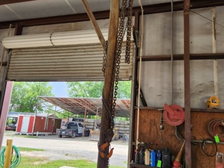 heavy-duty-mobile-engine-hoist-on-casters-image-8