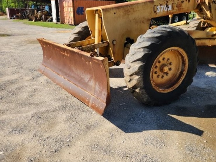 1979-deere-570a-image-25