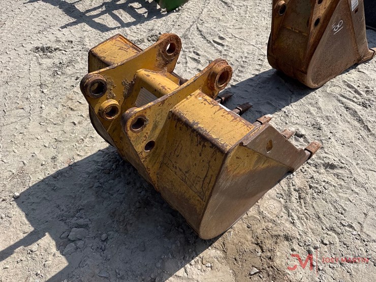 caterpillar-416c-image-2