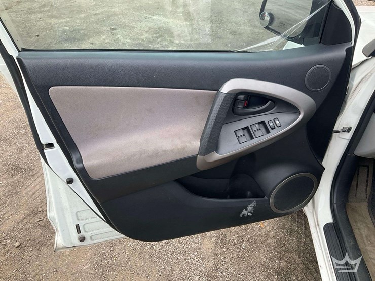 2007-toyota-rav4-image-11