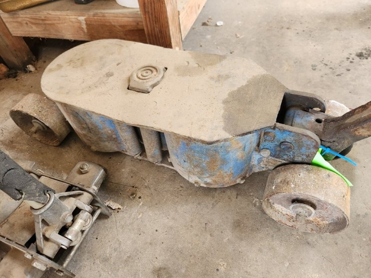 pneumatic-floor-jack-image-1