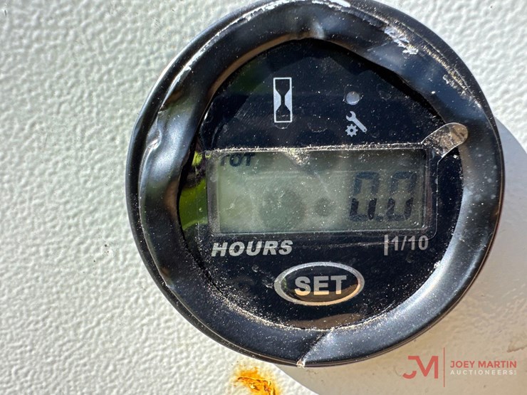 unused-carlyle-80-gallon-electric-air-compressor-image-7