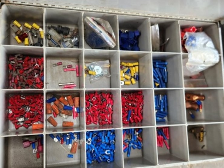 parts-cabinet-&-contents-image-3