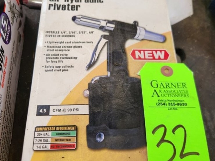 central-pneumatic-1/4"-air-hydraulic-riveter-image-1