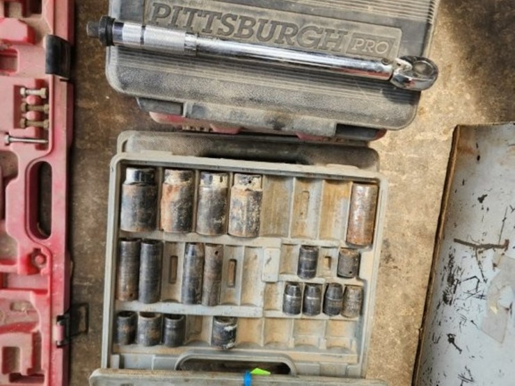 impact-sockets-&-torque-wrench-image-1