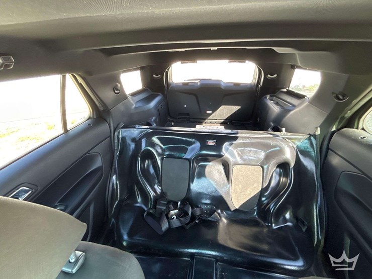 2016-ford-explorer-image-18