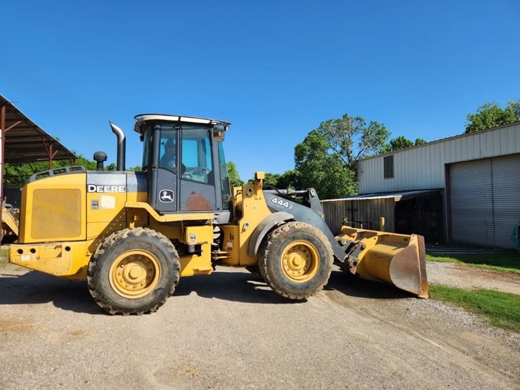 2008-deere-444j-image-38