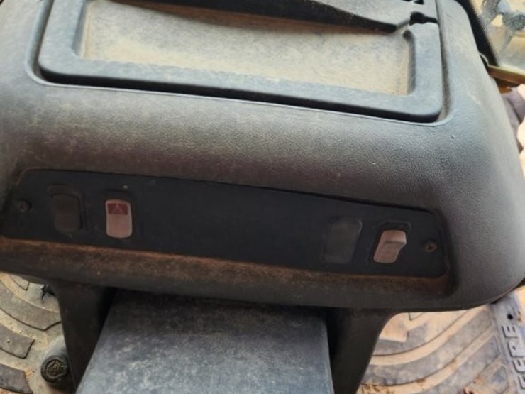 2001-deere-310sg-image-18