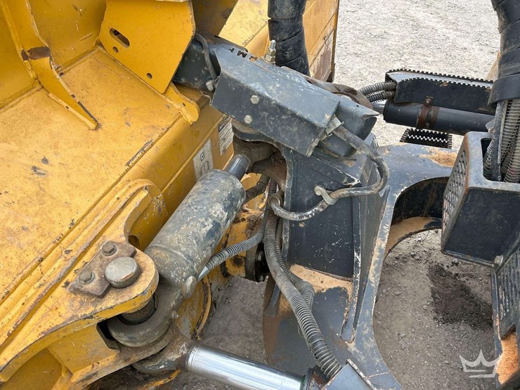 2020-deere-700l-lgp-image-22