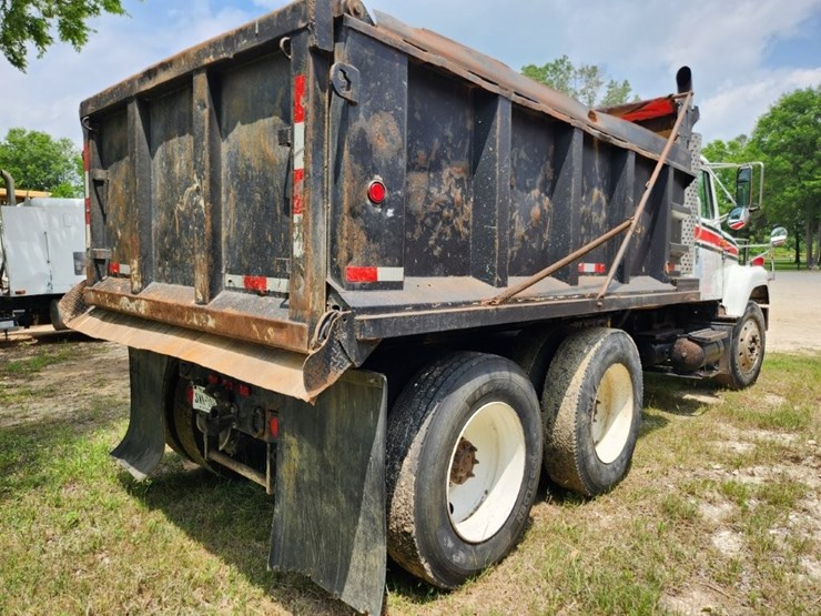 1996-international-dump-truck-w/-14'-dump-bed-model-2574-6x4,-362,863-miles-image-3