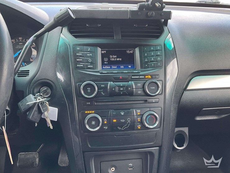 2017-ford-explorer-image-15