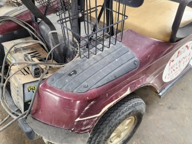 e-z-go-electric-golf-cart-–-includes-2-chargers-image-12