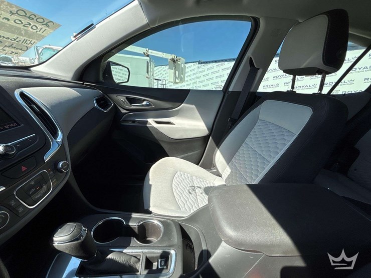 2020-chevrolet-equinox-image-18