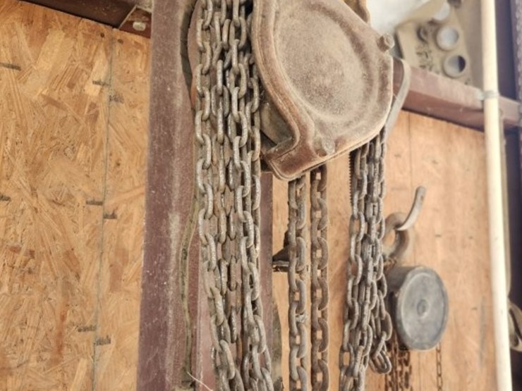 chain-hoist-image-2