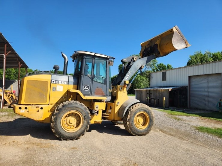 2008-deere-444j-image-34
