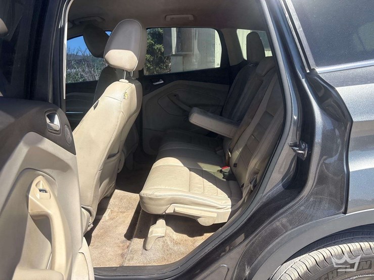 2016-ford-escape-se-image-18