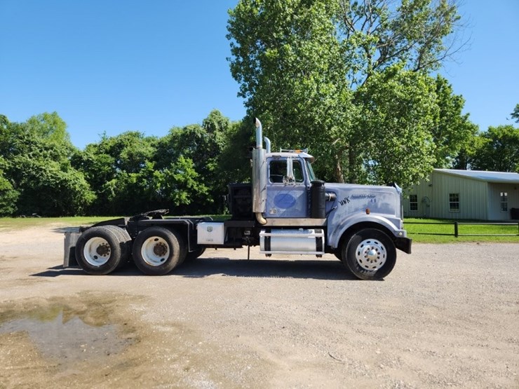 1999-western-star-conventional-day-cab--winch-bed-w/-braden-40,000-lbs.-winch---592,402-miles-image-2