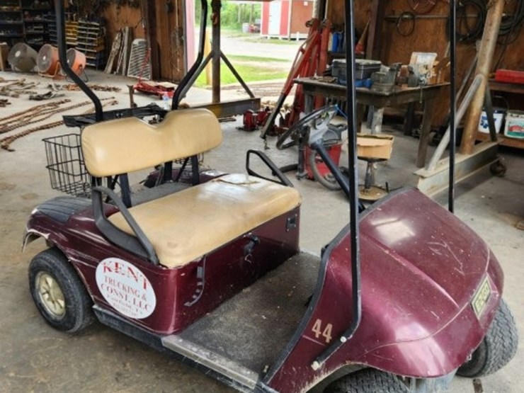 e-z-go-electric-golf-cart-–-includes-2-chargers-image-3
