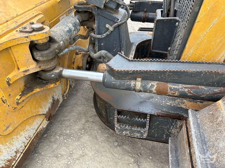 2020-deere-700l-lgp-image-21