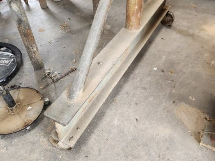 heavy-duty-mobile-engine-hoist-on-casters-image-3
