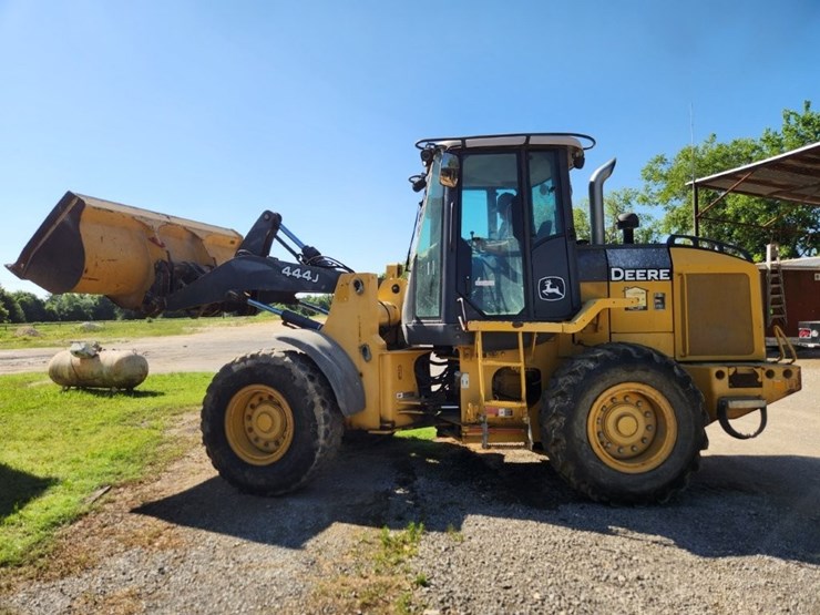 2008-deere-444j-image-47