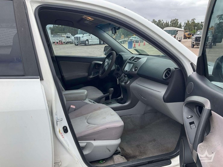 2007-toyota-rav4-image-16