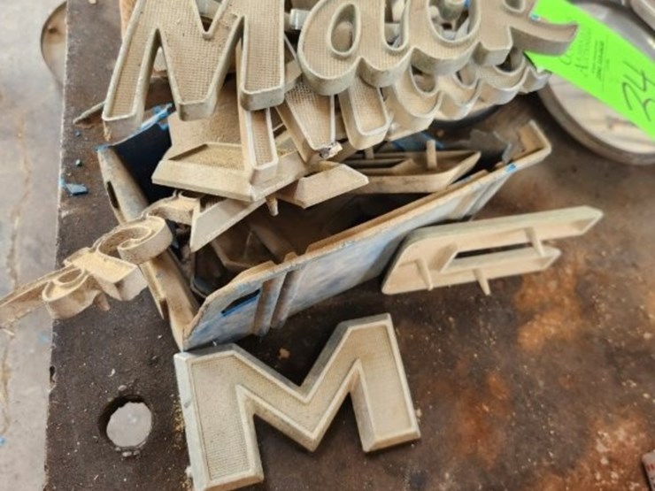 mack-truck-emblems-image-1