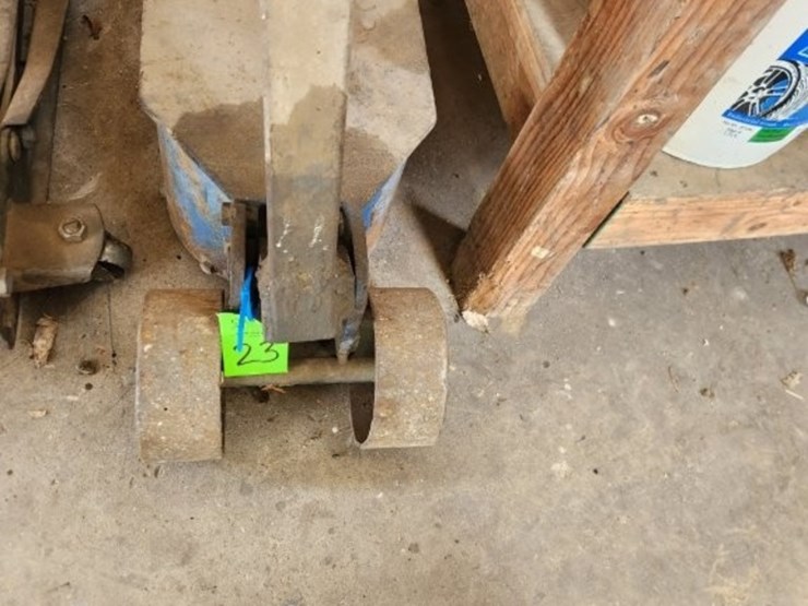 pneumatic-floor-jack-image-3