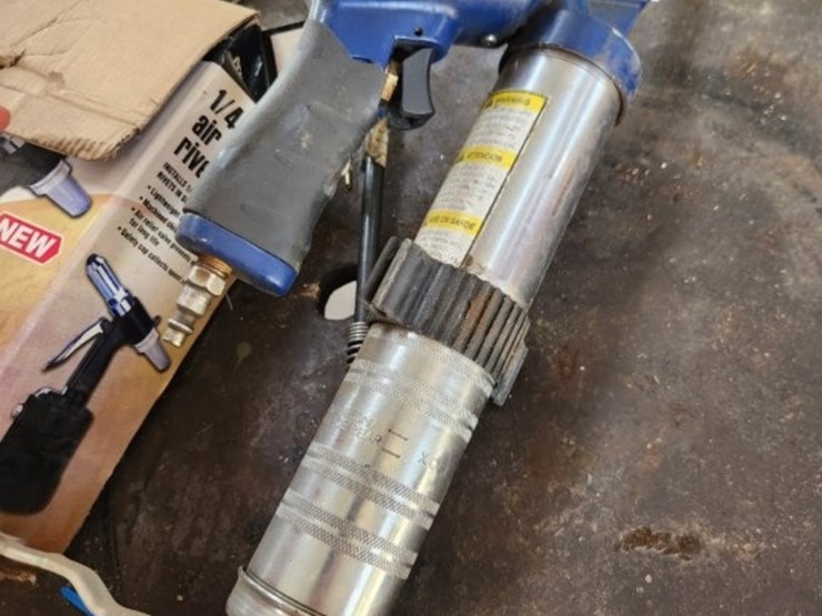 lincoln-pneumatic-grease-gun-image-3