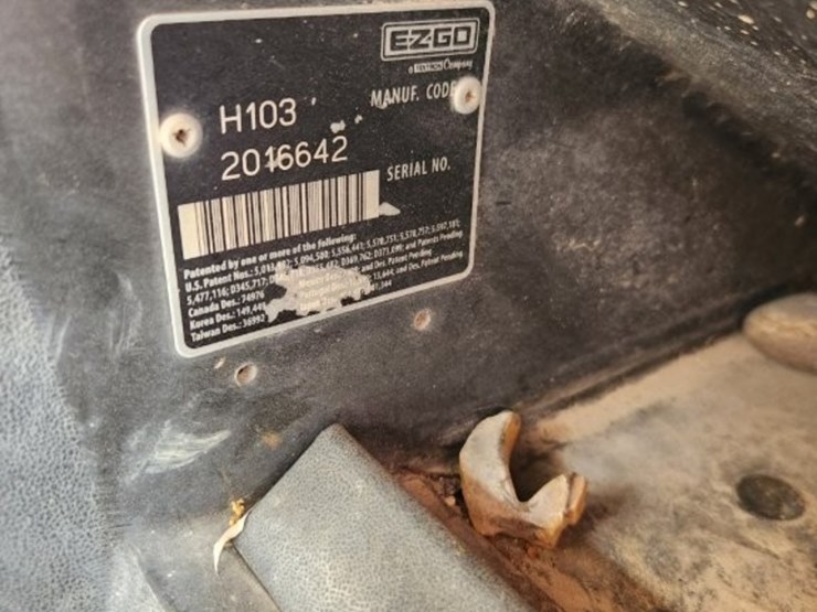 e-z-go-electric-golf-cart-–-includes-2-chargers-image-8