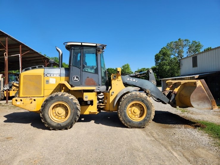 2008-deere-444j-image-39