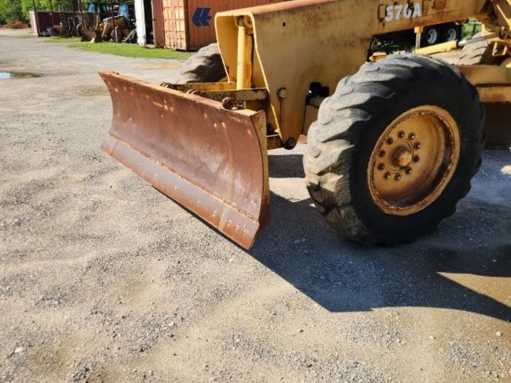 1979-deere-570a-image-29