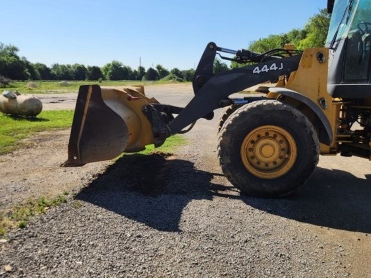 2008-deere-444j-image-42