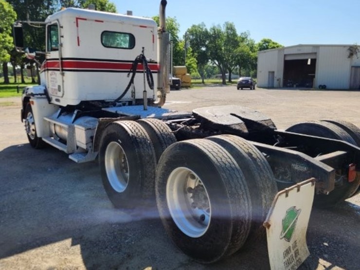 1997-freightliner-conventional-day-cab--model-fld-120---249,740-miles-image-23