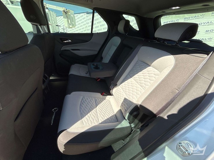 2020-chevrolet-equinox-image-21