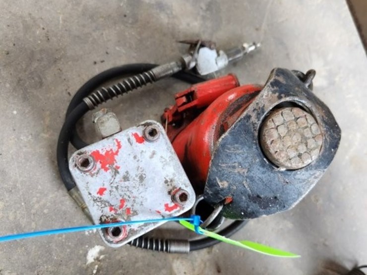 pneumatic-bottle-jack-image-2