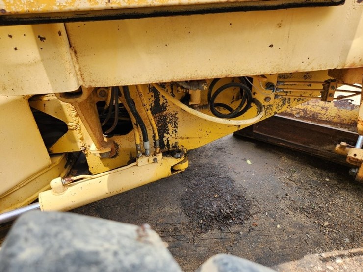 1979-deere-570a-image-16