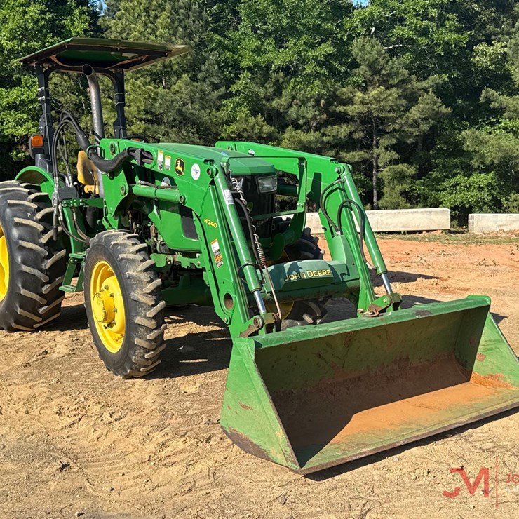 2017 JOHN DEERE 5055E