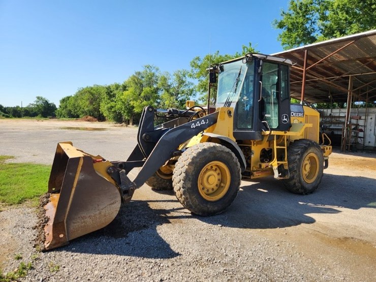 2008-deere-444j-image-2