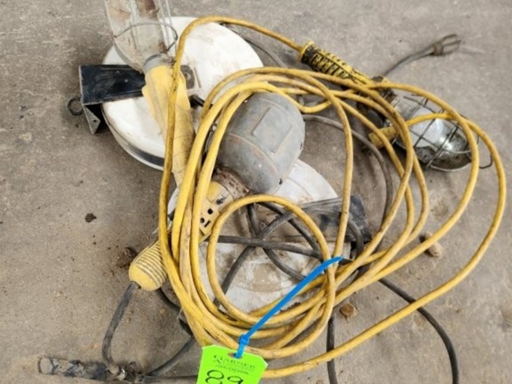 2-cord-reels-w/-lights-&-2-work-lights-image-1