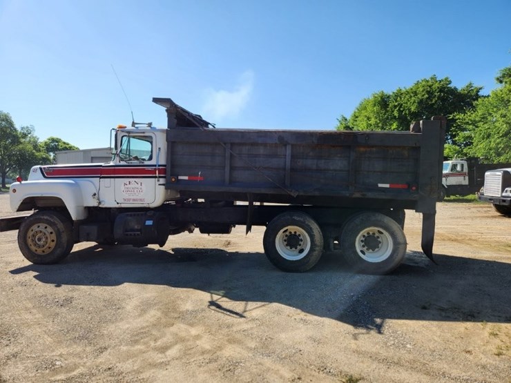 1982-mack-dump-truck-w/-16'-dump-bed-model-r738s--147,375-miles-image-24