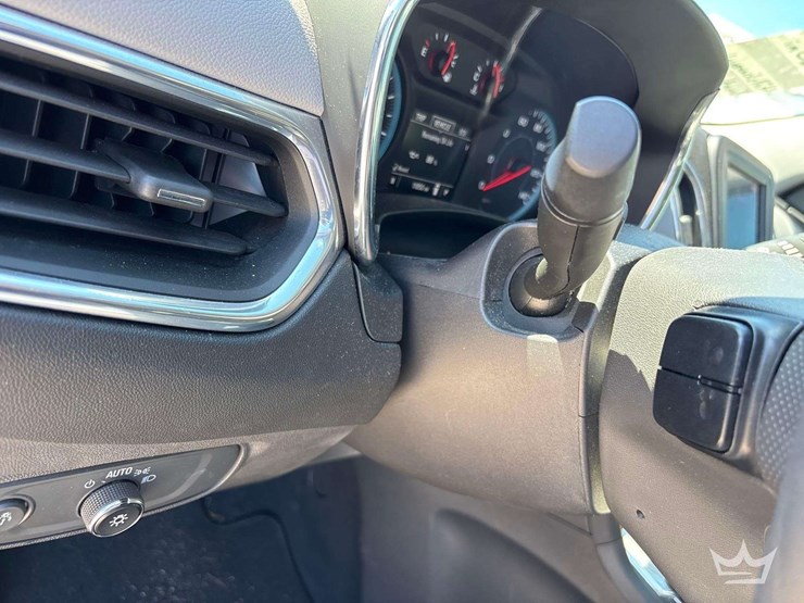 2020-chevrolet-equinox-image-13