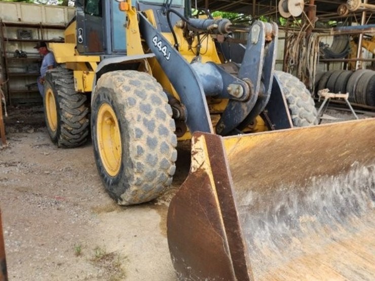 2008-deere-444j-image-30