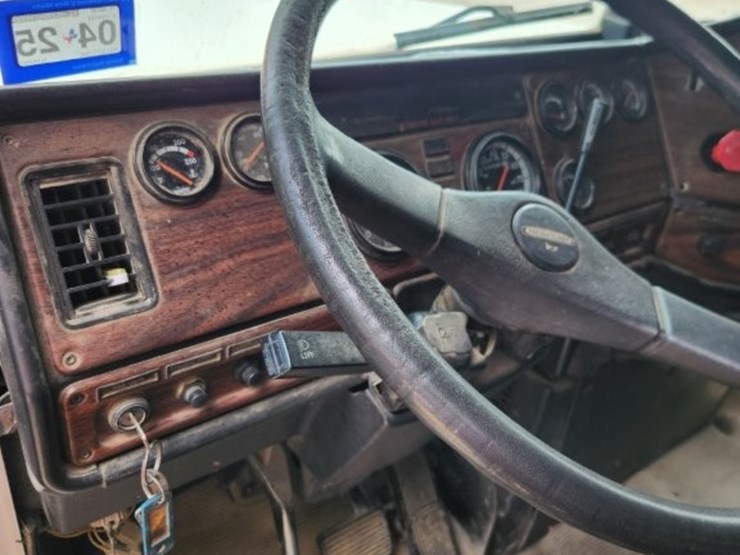 2001-freightliner-conventional-day-cab---model-flr-classic---284,585-miles-image-21