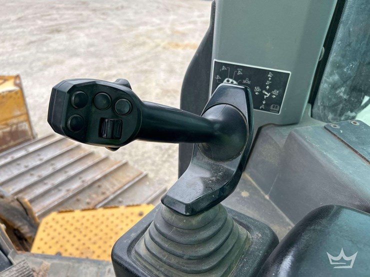 2020-deere-700l-lgp-image-14